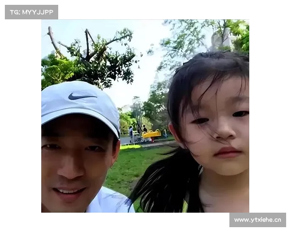 汪小菲携子女庆儿童节后与老婆甜蜜游香港夫妻俩恩爱被偶遇引热议 汪小菲携子女庆儿童节后与老婆甜蜜游香港夫妻俩恩爱被偶遇引热议